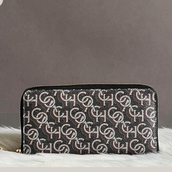 Coach large Wallet - Picture 4 of 13